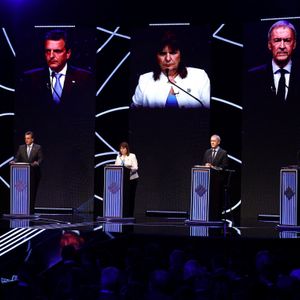 Economy in focus as Argentina's presidential candidates trade barbs
